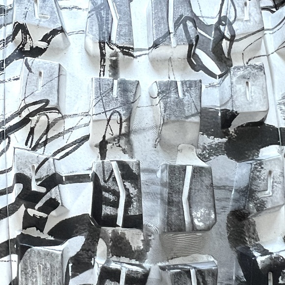 New and authentic Balenciaga Extreme Graffiti Print Sneakers. Size 43. Boxed - Picture 12 of 14